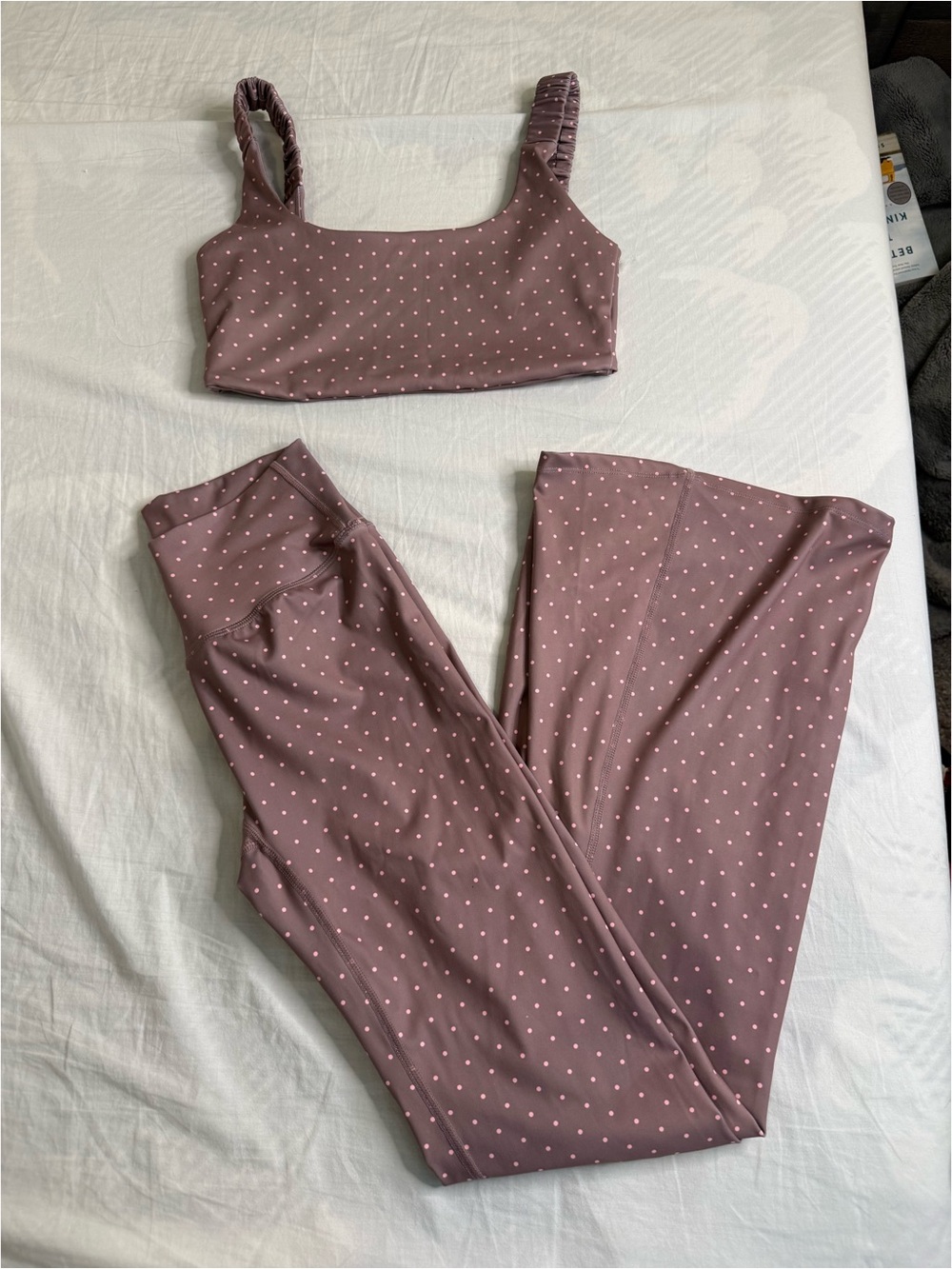 Womenβs Mauve Polka Dot Active Set - Sports Bra & Leggings